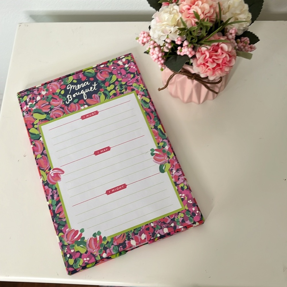 Lilly Pulitzer “To Do” List Pad in Pattern Wild Confetti. 59 sheets.